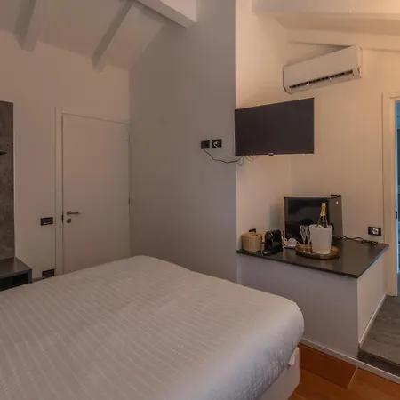 La Barchessa Loft & - Free Parking بيت ضيافة 3*