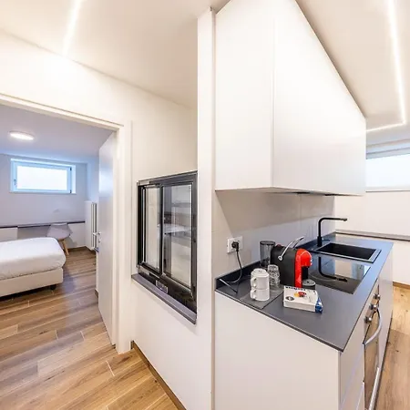 La Barchessa Loft & - Free Parking بيت ضيافة 3*