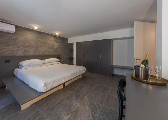 La Barchessa Loft & - Free Parking בית הארחה טרנטו